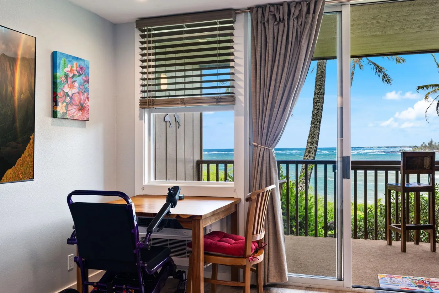 Dining area with wheelchair access