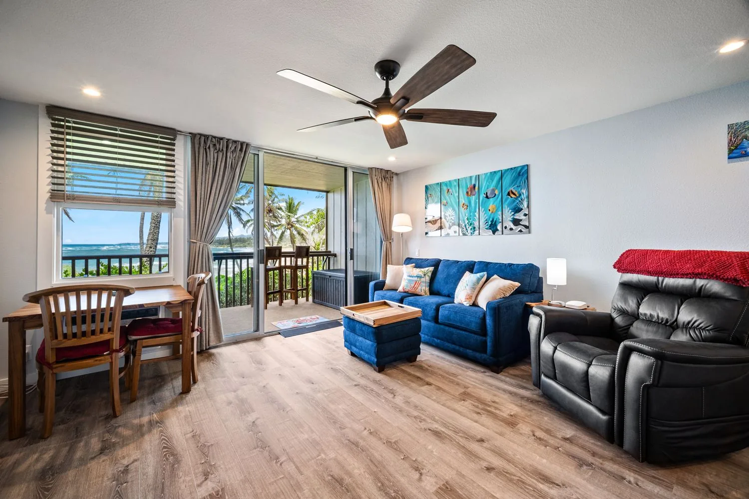 Living and dining with lanai view
